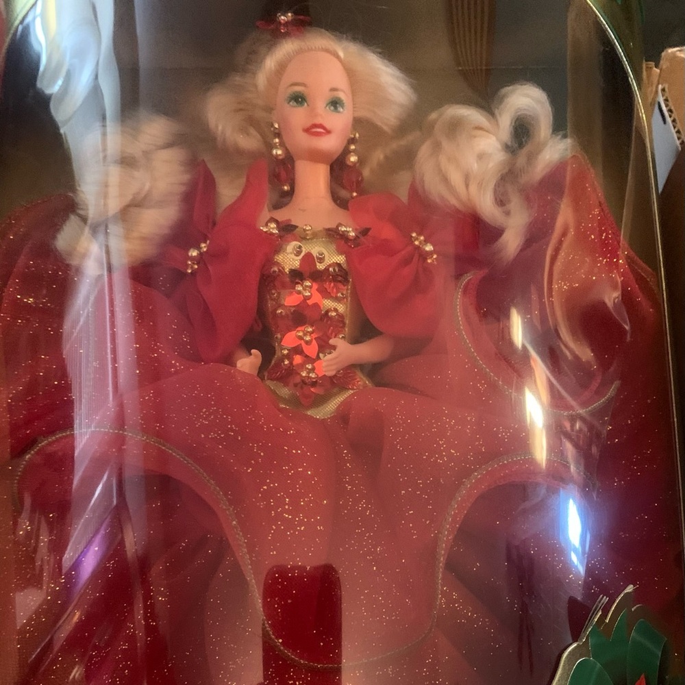 Happy Holidays Special Edition 1993 Barbie Doll MIB